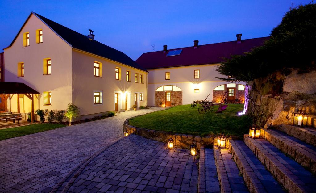 Dvůr Stráň Hotel Karlsbad Eksteriør billede