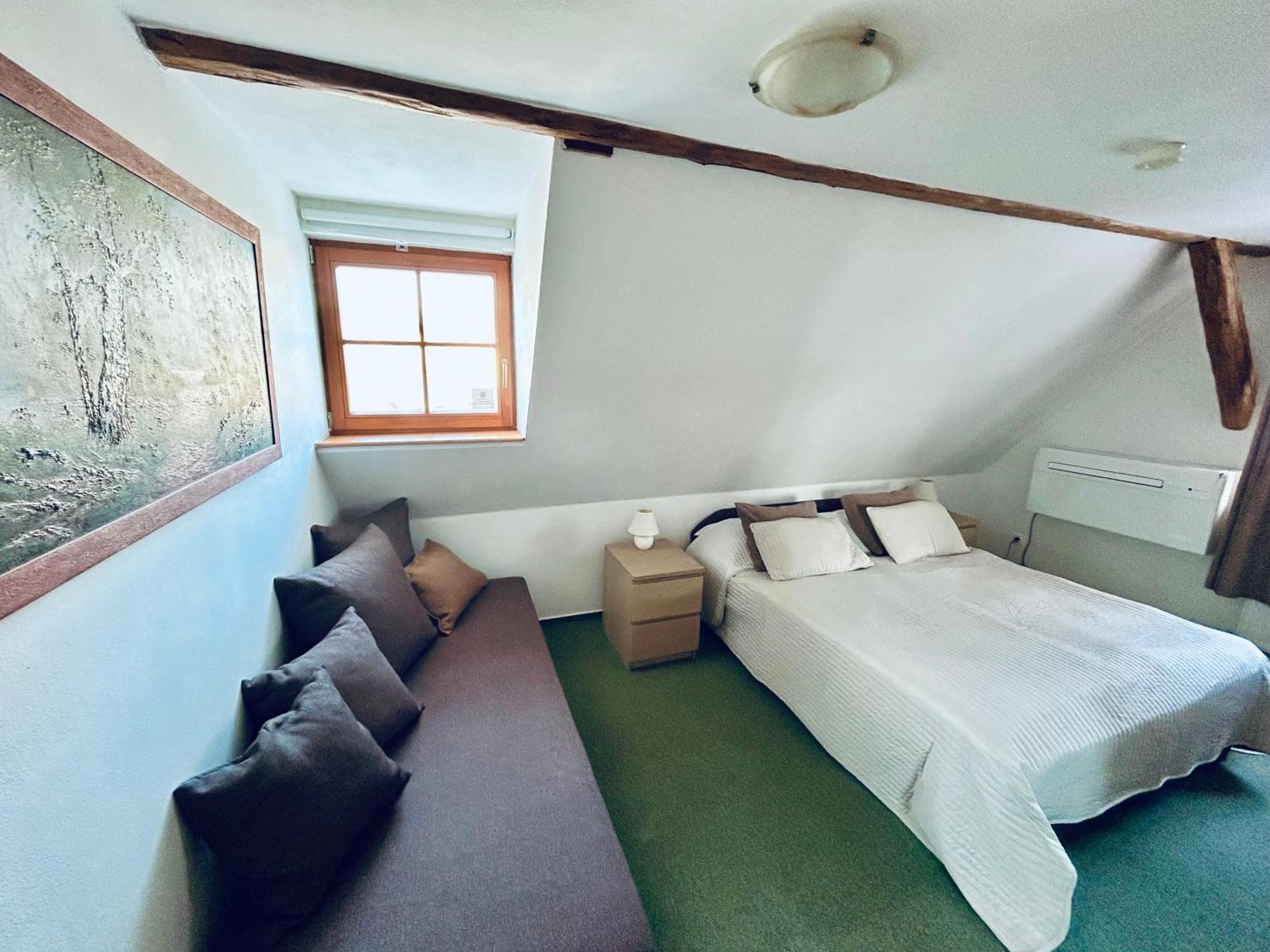 Dvůr Stráň Hotel Karlsbad Eksteriør billede