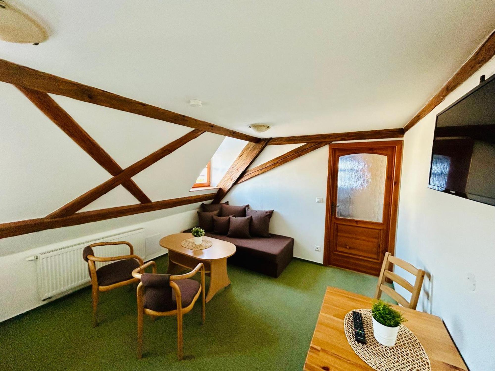 Dvůr Stráň Hotel Karlsbad Eksteriør billede