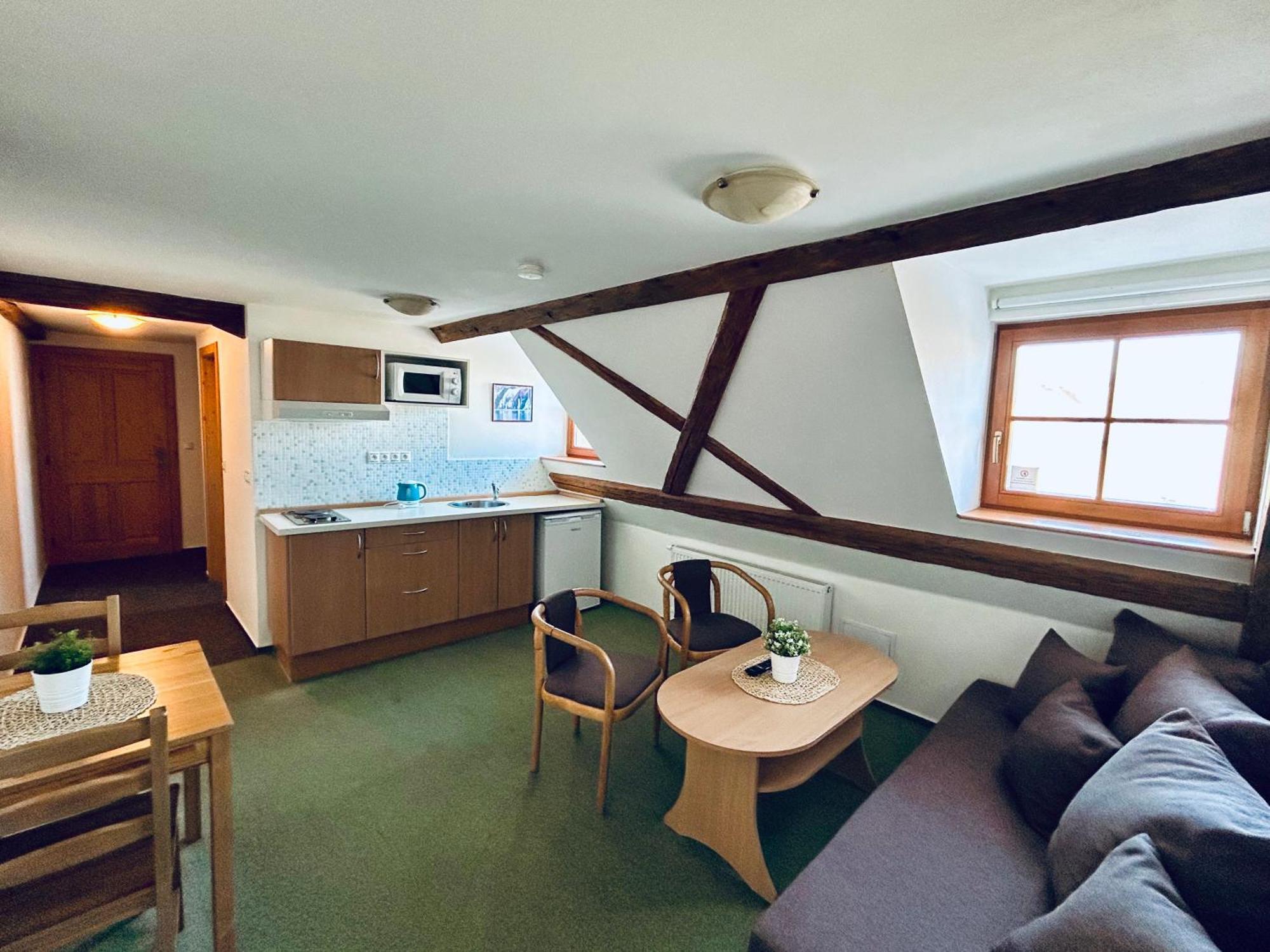 Dvůr Stráň Hotel Karlsbad Eksteriør billede