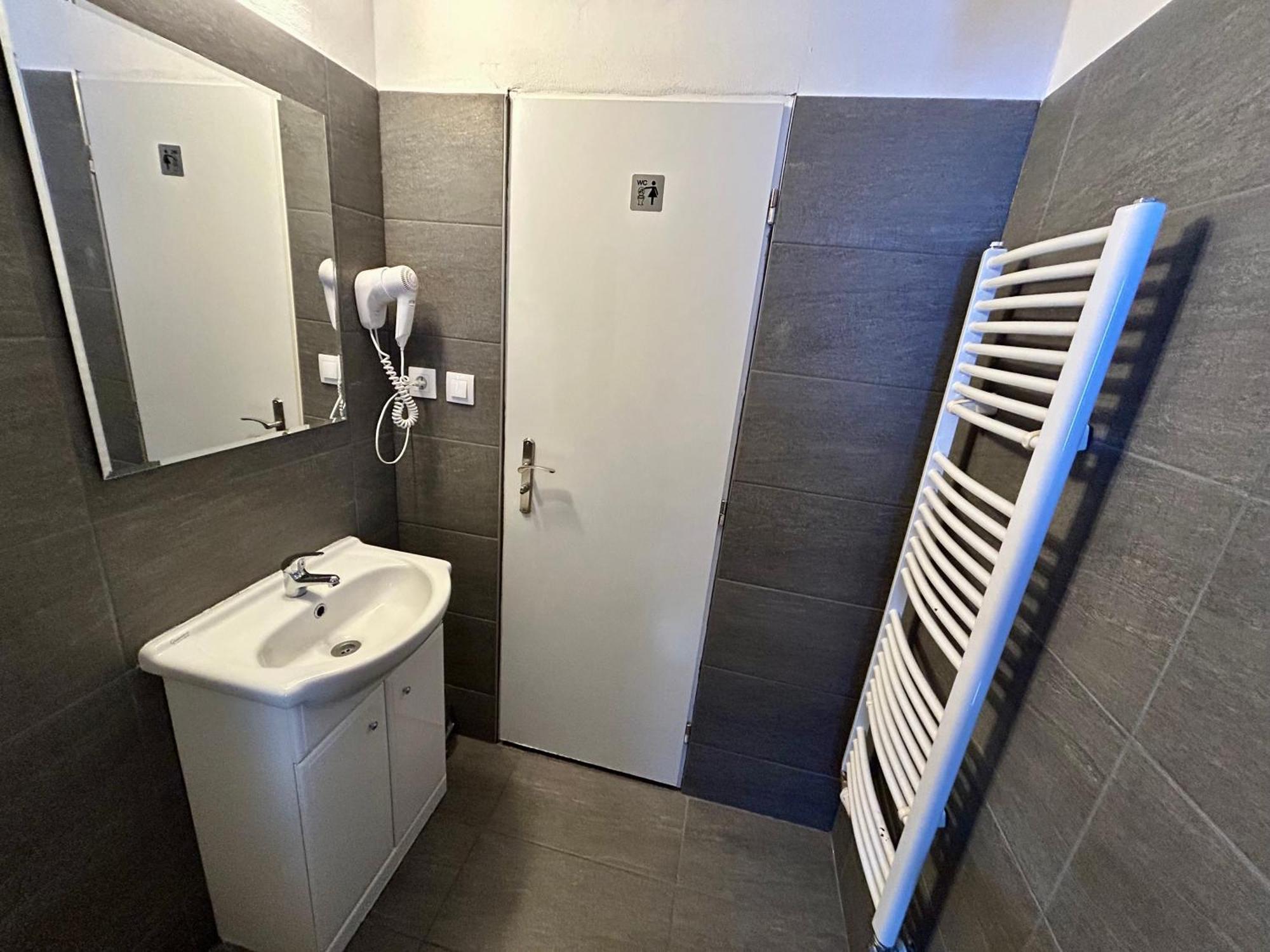 Dvůr Stráň Hotel Karlsbad Eksteriør billede
