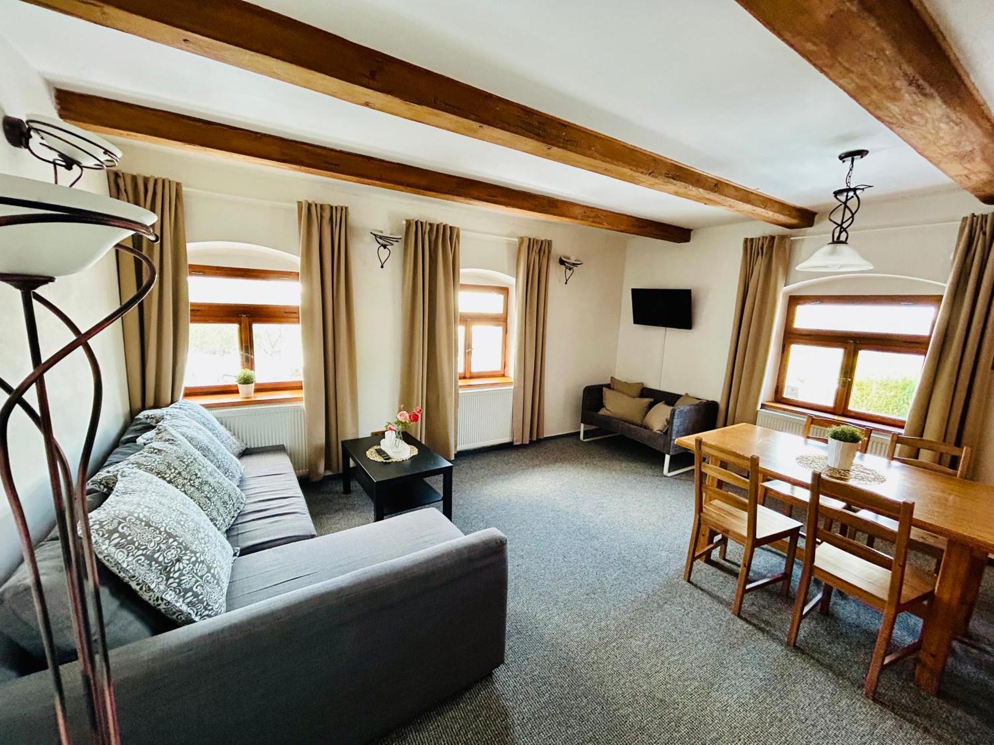 Dvůr Stráň Hotel Karlsbad Eksteriør billede
