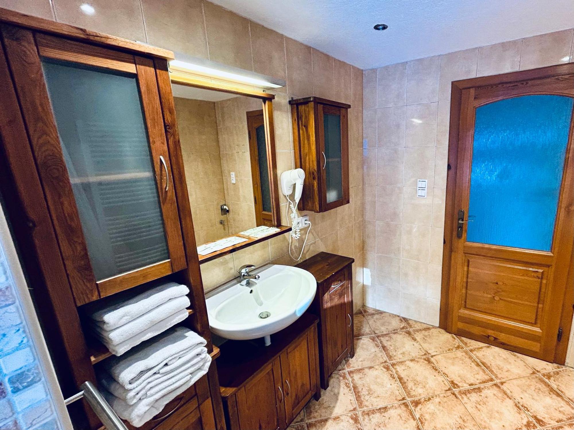 Dvůr Stráň Hotel Karlsbad Eksteriør billede