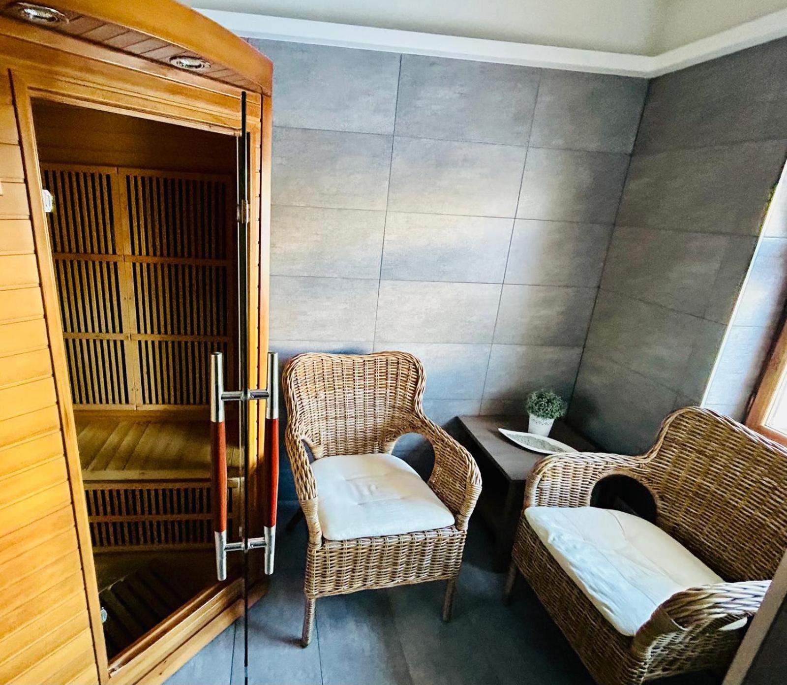 Dvůr Stráň Hotel Karlsbad Eksteriør billede