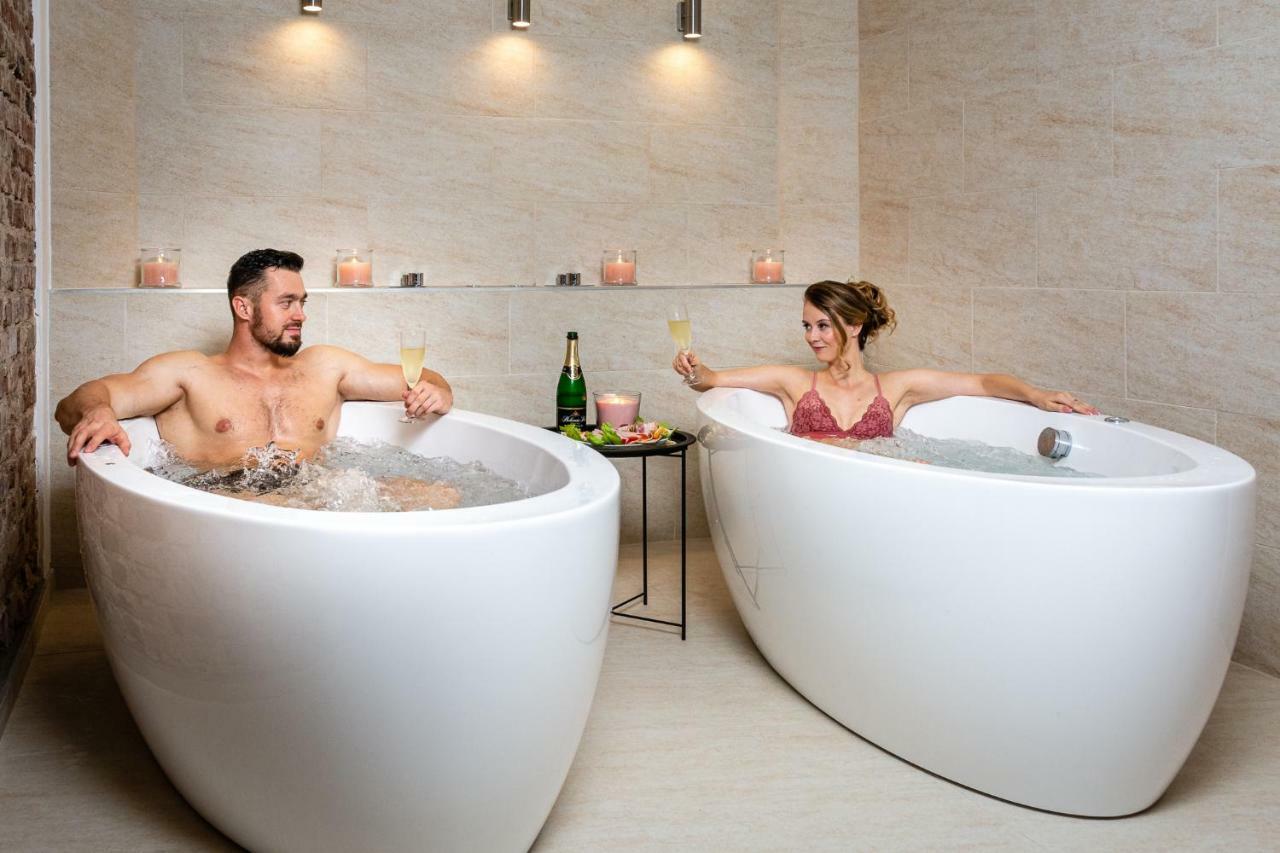 Dvůr Stráň Hotel Karlsbad Eksteriør billede